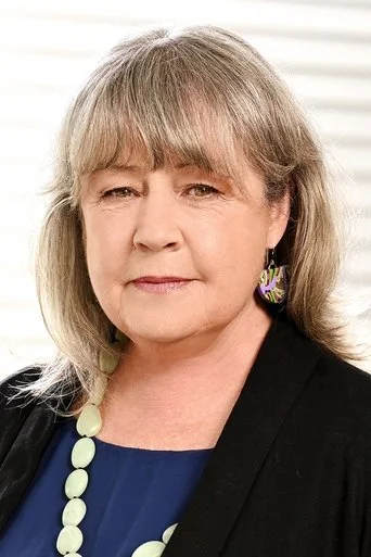 Chân dung Noni Hazlehurst