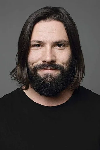 Chân dung Adrian Collins