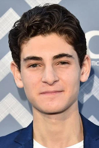 Chân dung David Mazouz