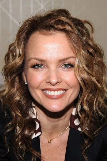 Chân dung Dina Meyer