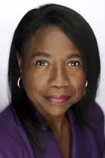 Chân dung Adilah Barnes
