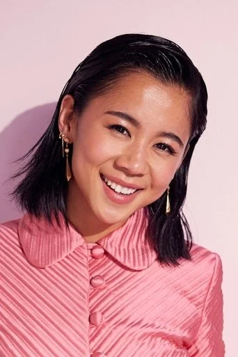 Chân dung Leah Lewis