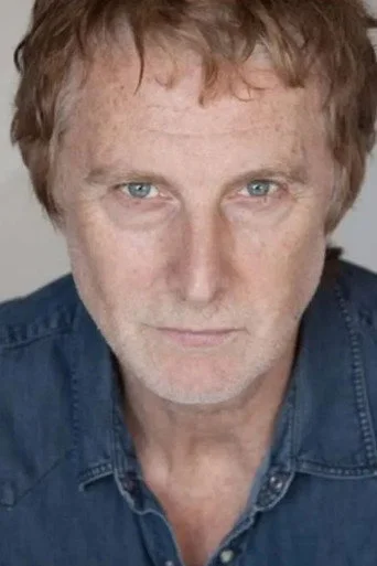 Chân dung David Threlfall