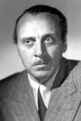 Chân dung George Coulouris