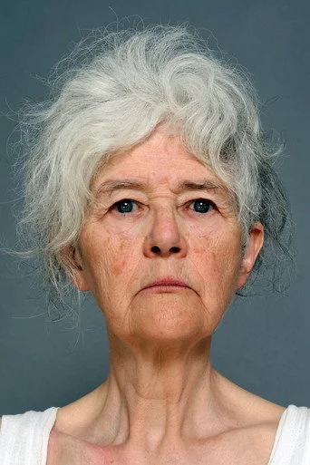 Chân dung Clare Coulter