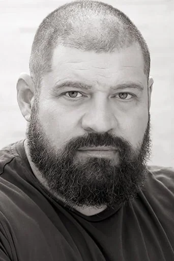 Chân dung Brad William Henke