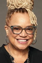 Chân dung Kasi Lemmons