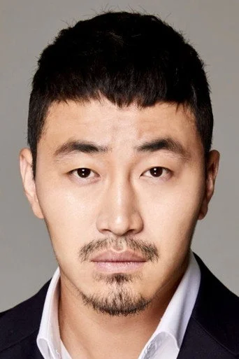 Chân dung Woo Kang-min