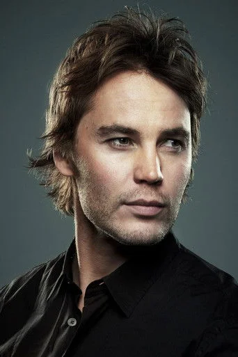 Chân dung Taylor Kitsch