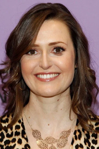 Chân dung Clare Dunne