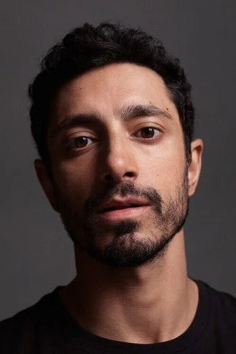 Chân dung Riz Ahmed
