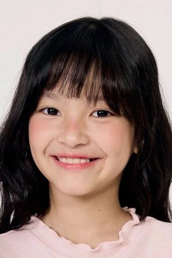 Chân dung Alina M. Chang