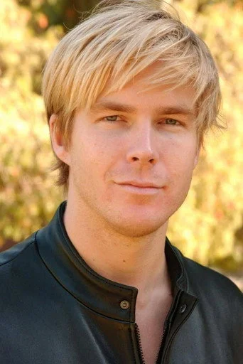 Chân dung Adam Robitel