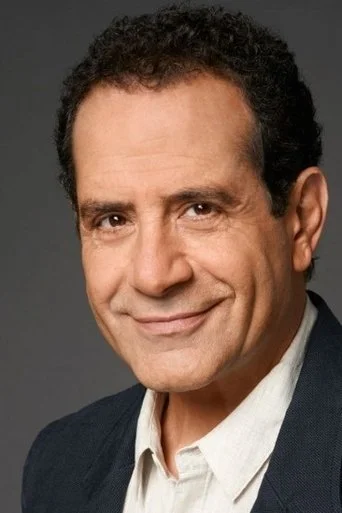 Chân dung Tony Shalhoub
