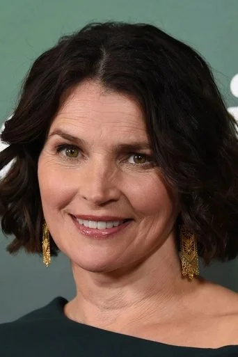 Chân dung Julia Ormond
