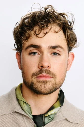 Chân dung Dacre Montgomery
