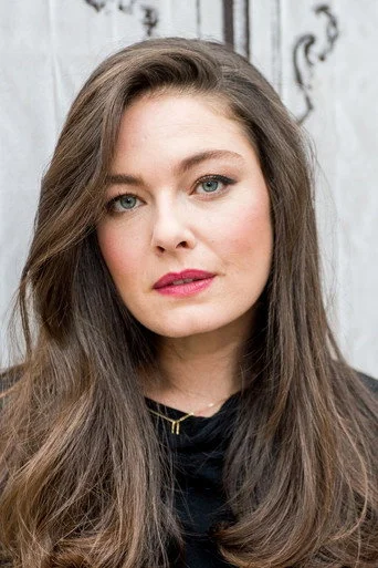 Chân dung Alexa Davalos