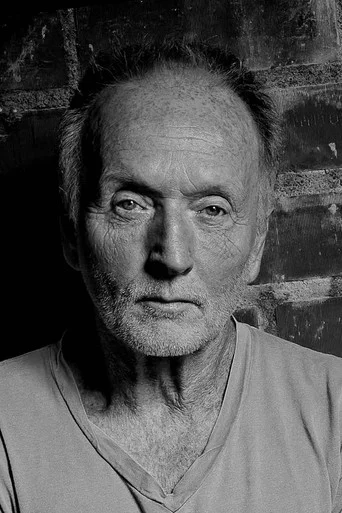 Chân dung Tobin Bell