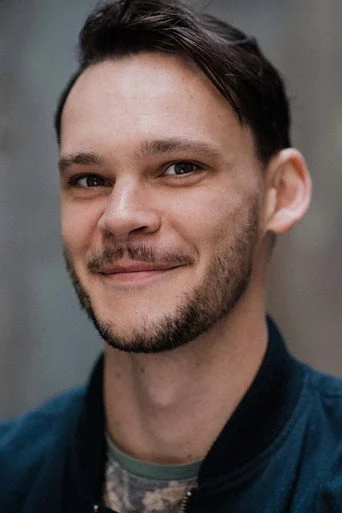 Chân dung Dylan James Watson