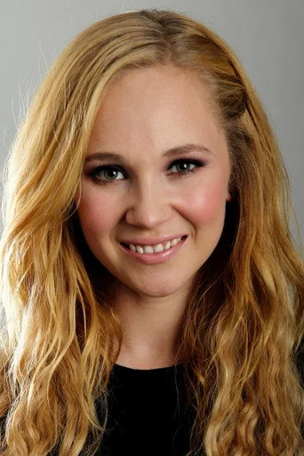 Chân dung Juno Temple
