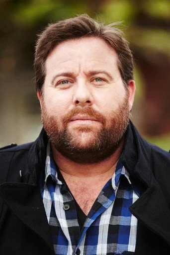 Chân dung Shane Jacobson