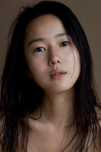 Chân dung Yoon Jin Seo