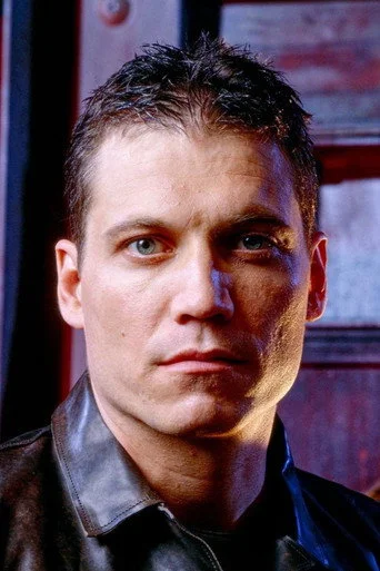 Chân dung Holt McCallany