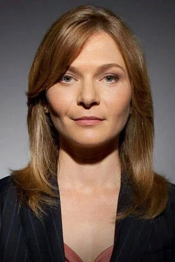 Chân dung Leeanna Walsman