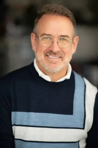 Chân dung Ian James Corlett