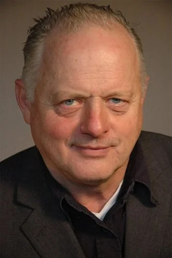 Chân dung Robert Pugh