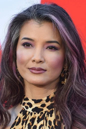 Chân dung Kelly Hu