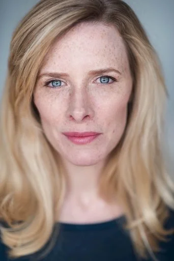 Chân dung Shauna Macdonald