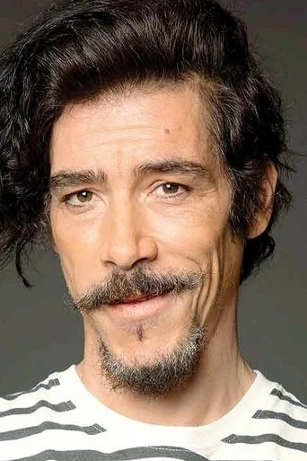 Chân dung Óscar Jaenada
