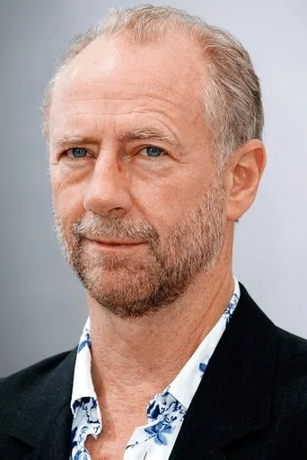Chân dung Xander Berkeley