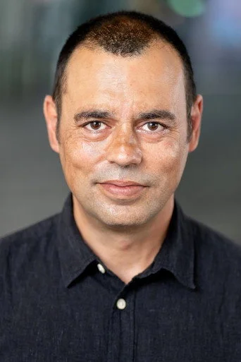 Chân dung Emil Marwa