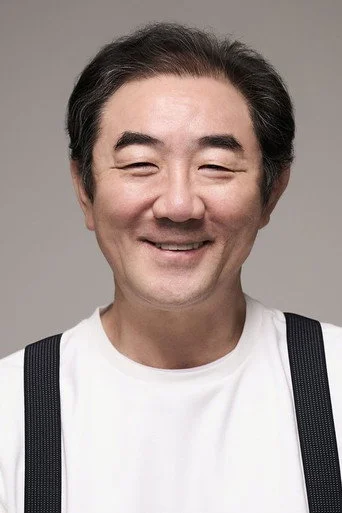 Chân dung Kim Hong-pa