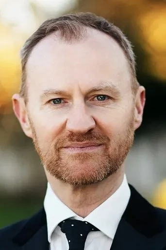 Chân dung Mark Gatiss