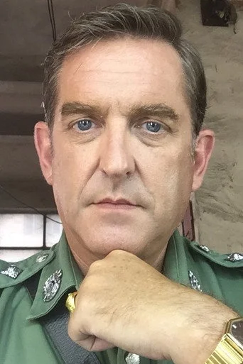 Chân dung Simon Watkiss