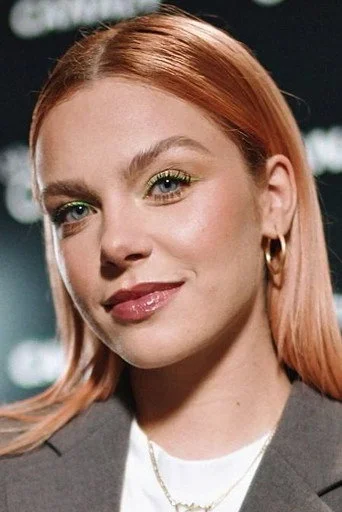 Chân dung Vanessa Aleksander