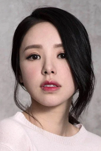 Chân dung Zoie Tam
