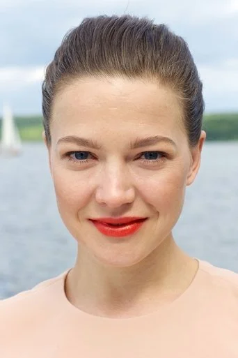 Chân dung Hannah Herzsprung
