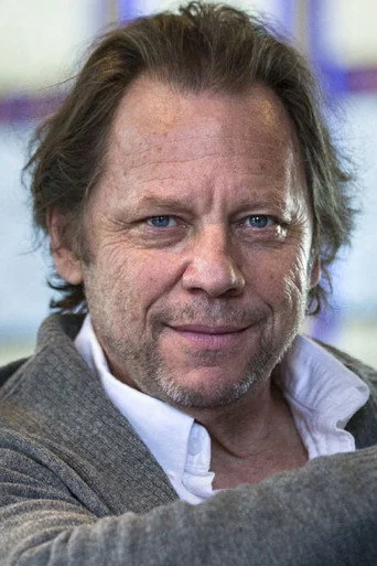 Chân dung David Ferry