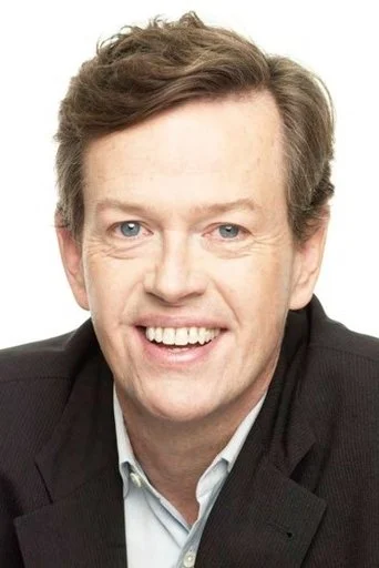 Chân dung Dylan Baker