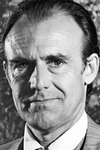 Chân dung Richard Bull