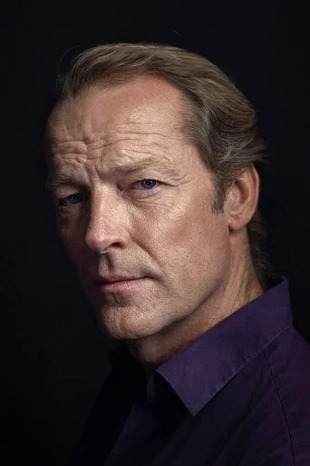 Chân dung Iain Glen