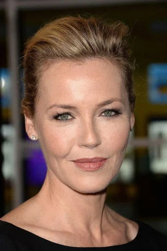 Chân dung Connie Nielsen