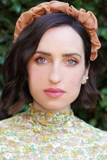 Chân dung Zoe Lister-Jones
