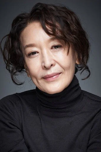 Chân dung Yoon Suk-hwa