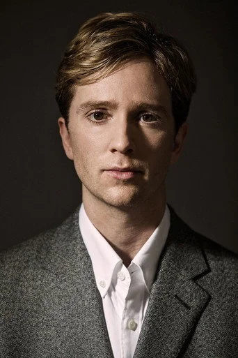 Chân dung Luke Newberry
