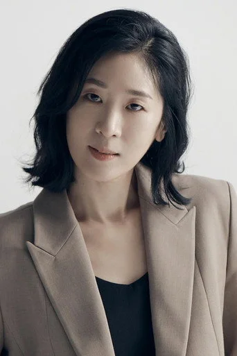 Chân dung Baek Ji-won